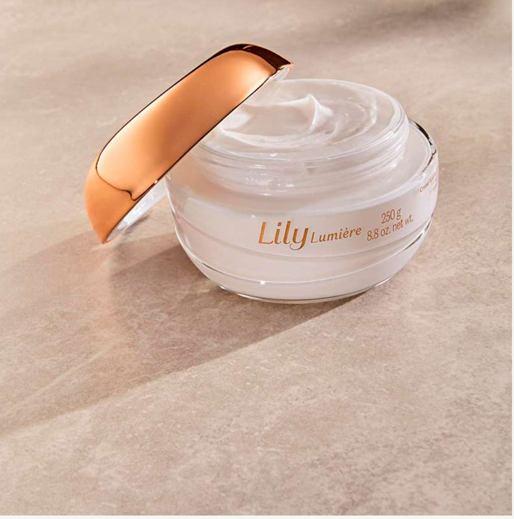 Lily Body Moisturising Lumiere cream 250g.